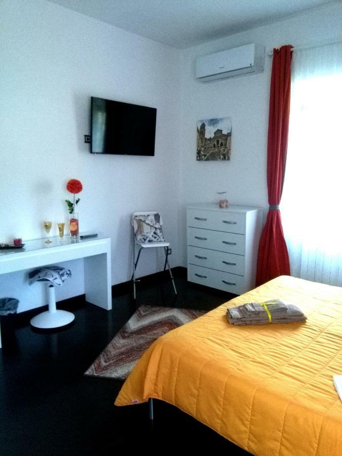 Villa Vittoria Mini Hotel Salerno Eksteriør bilde