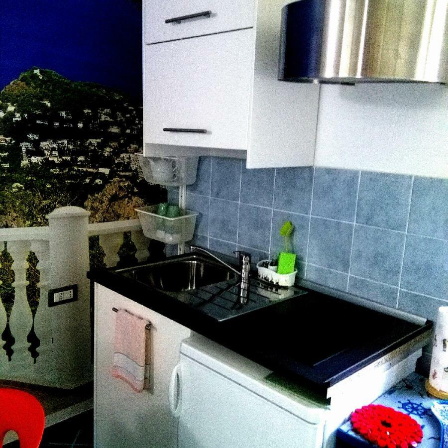 Villa Vittoria Mini Hotel Salerno Eksteriør bilde